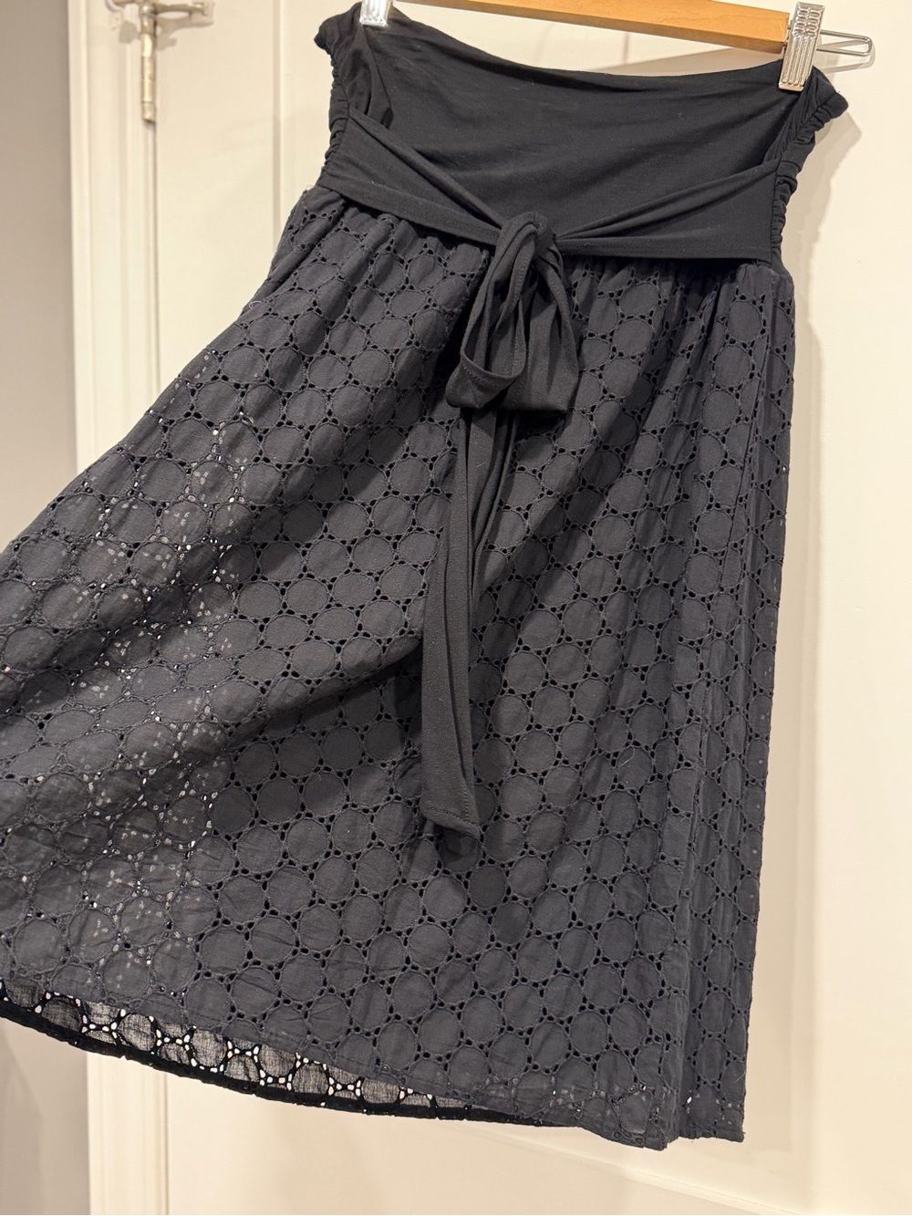 Forever 21 Black Strapless Eyelet Empire Dress - Picture 9 of 16